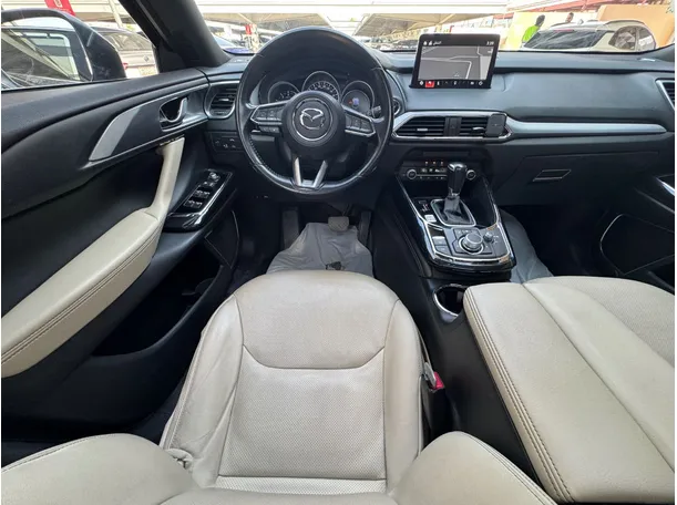 Car image 16