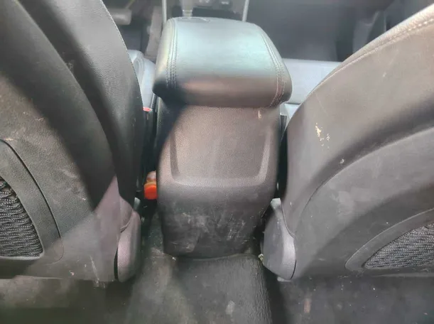 Car image 38