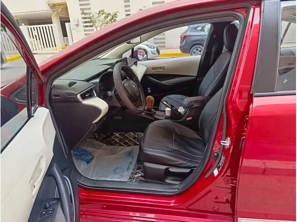 Car image 12