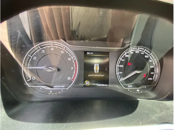 Car image 18