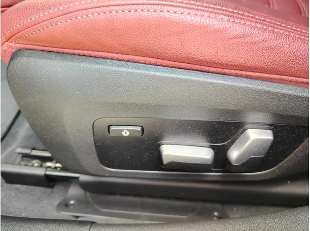 Car image 36