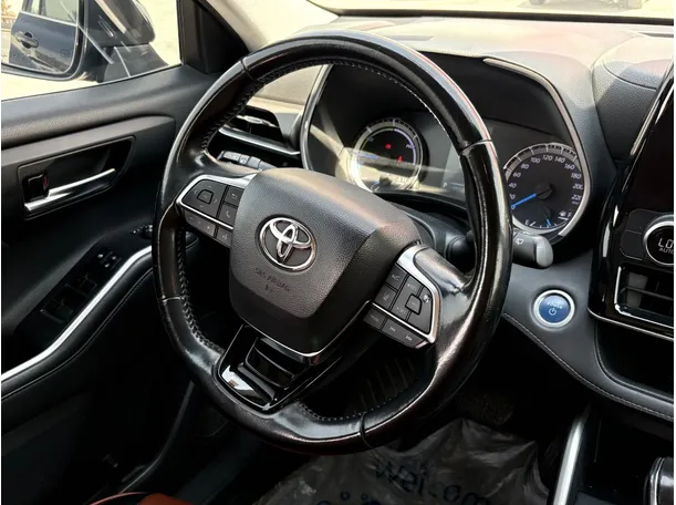Car image 22