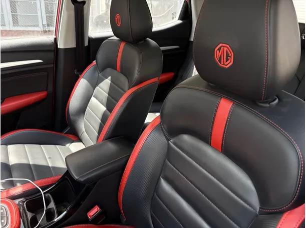 Car image 12