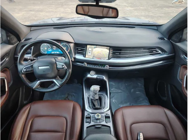 Car image 19
