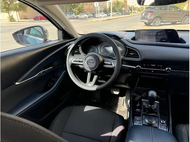 Car image 14