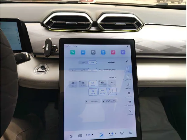 Car image 24