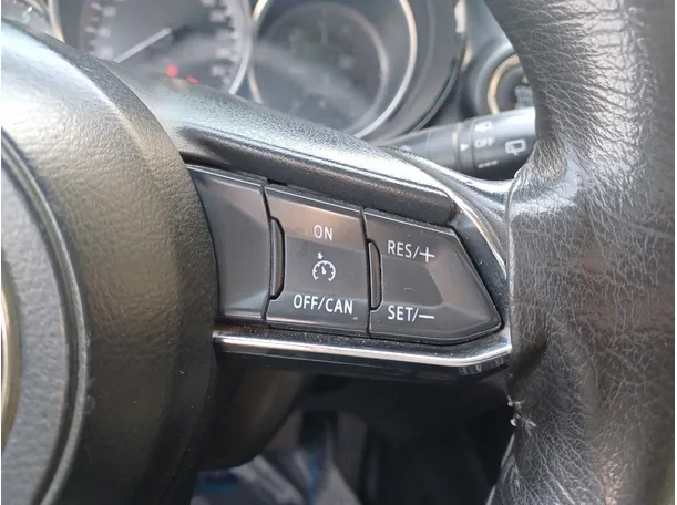Car image 24