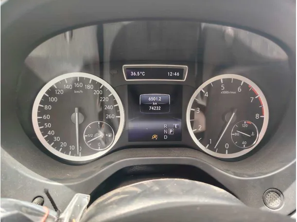 Car image 24