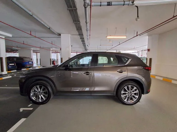 Car image 8