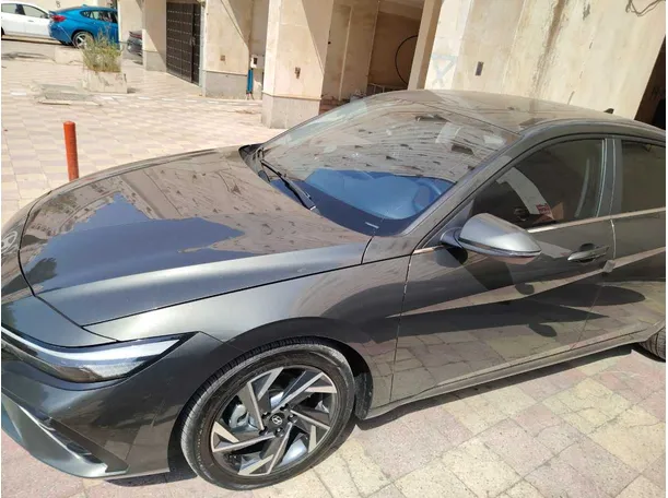 Car image 9