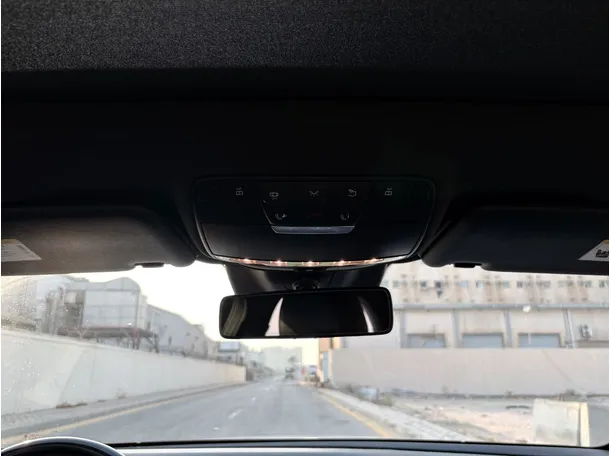 Car image 24