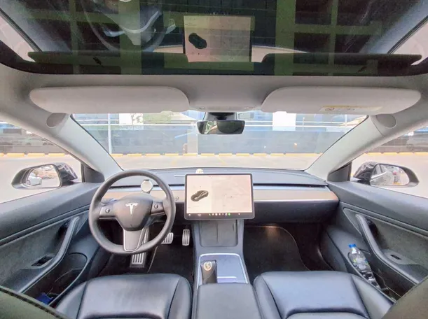 Car image 17
