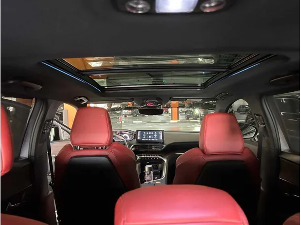 Car image 16