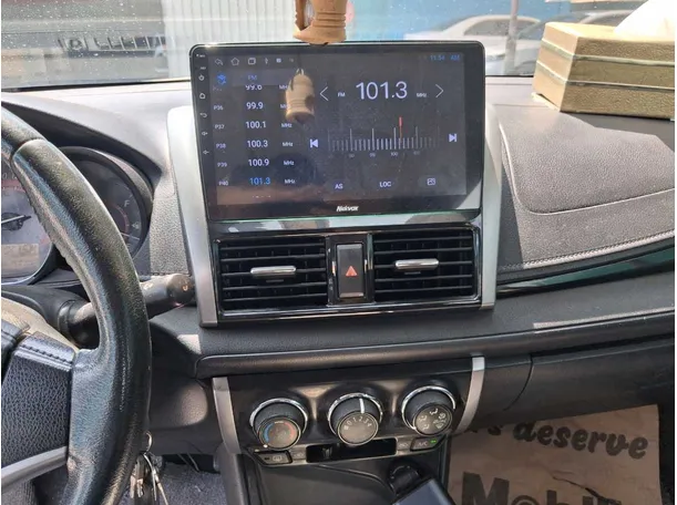 Car image 17