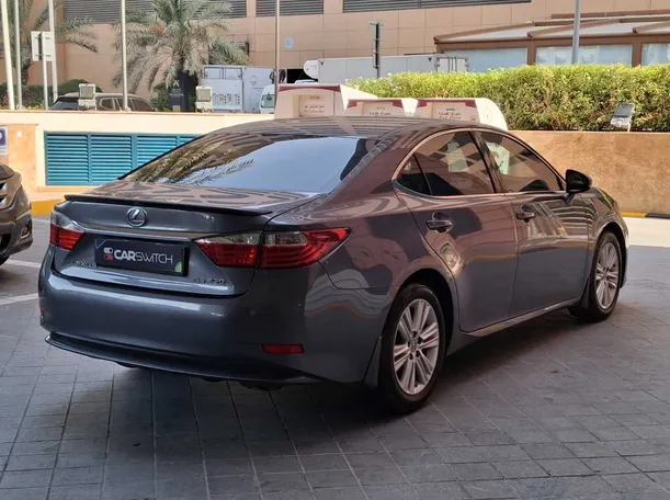 Car image 5
