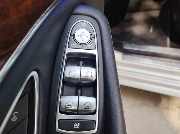 Car image 31