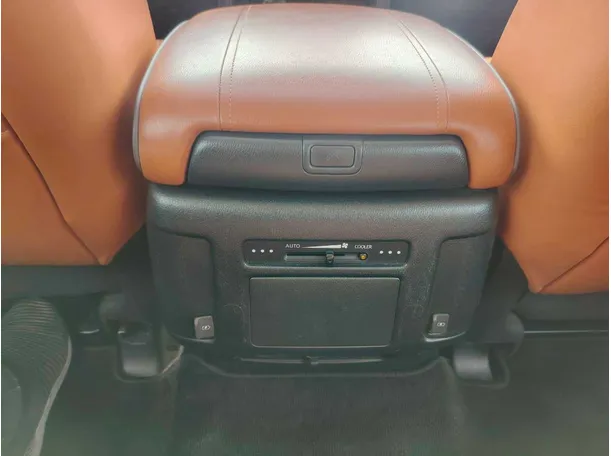 Car image 34