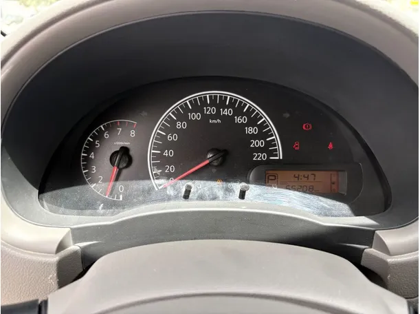 Car image 10