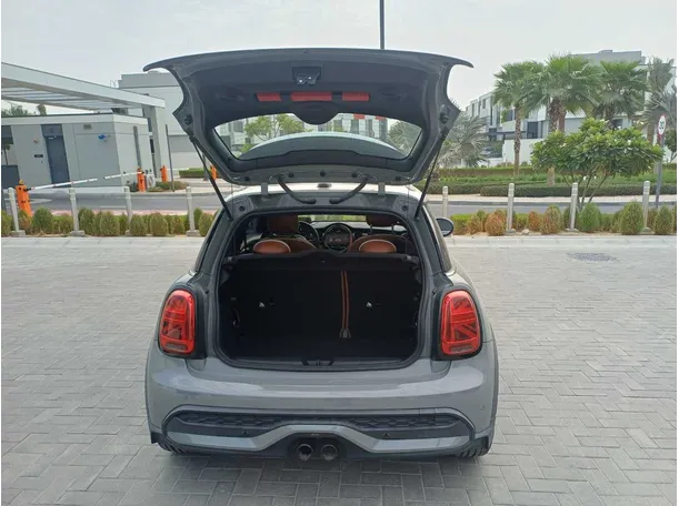 Car image 22