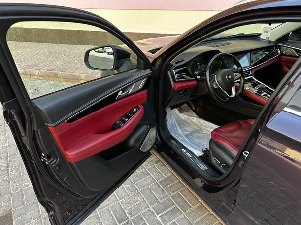 Car image 10