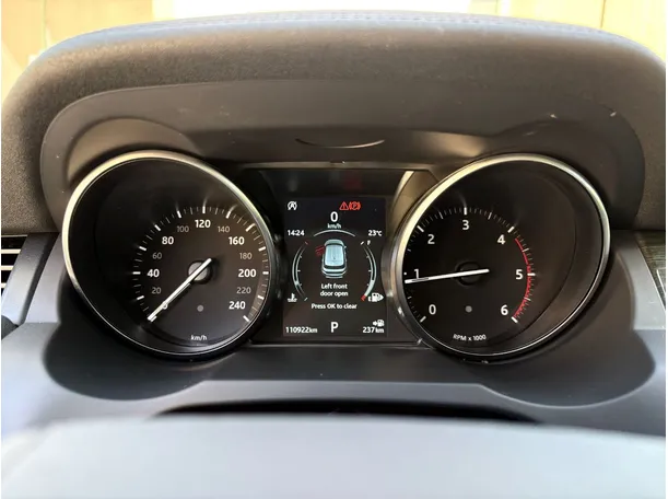 Car image 23