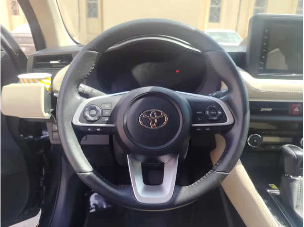 Car image 23
