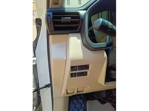 Car image 38