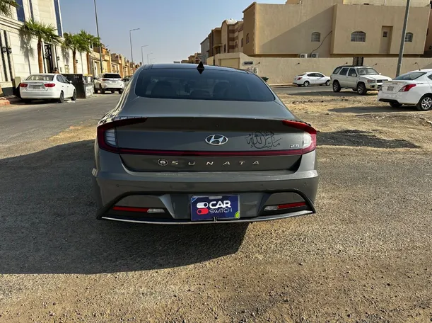 Car image 6