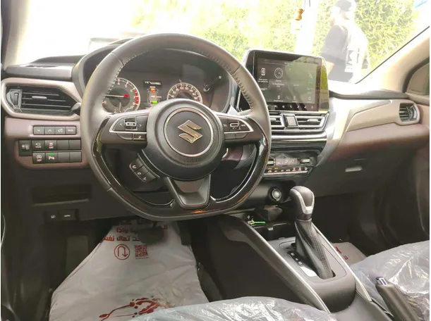 Car image 25