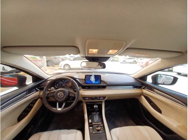 Car image 13