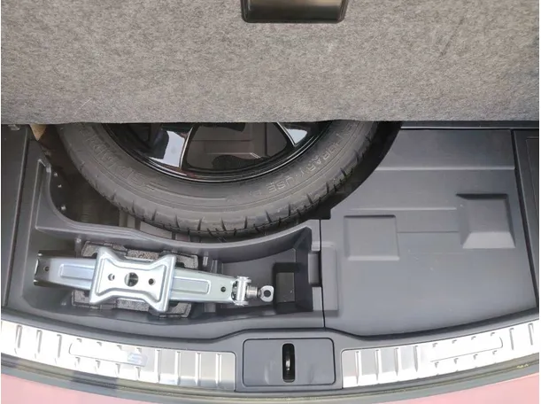 Car image 43