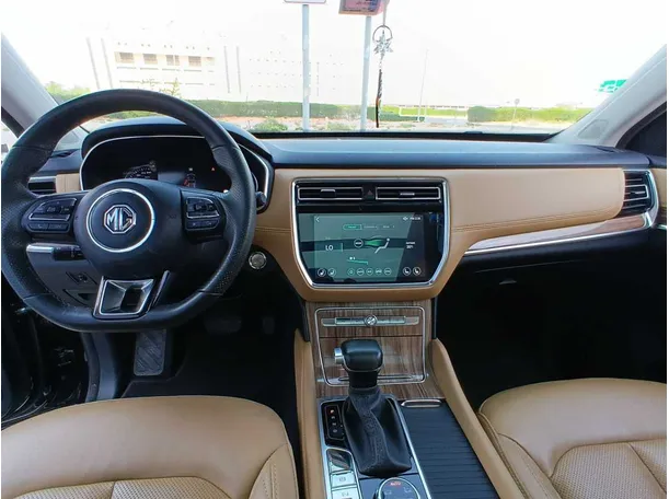 Car image 15