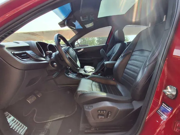 Car image 12