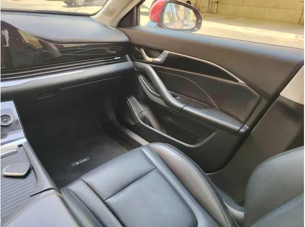 Car image 38