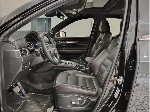 Car image 15