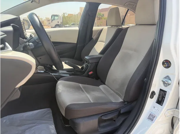 Car image 11