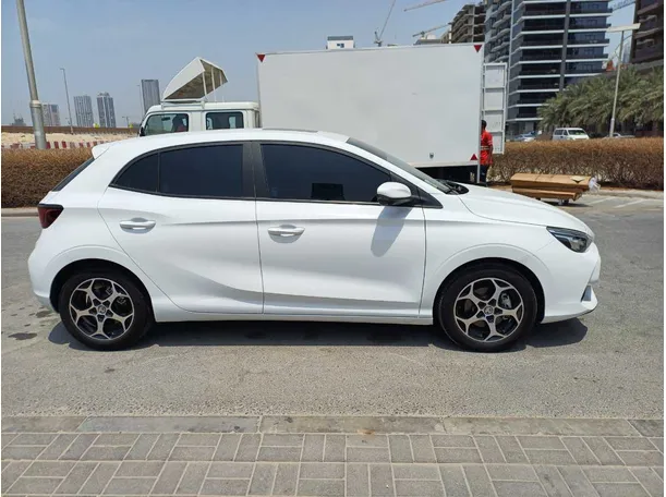 Car image 8
