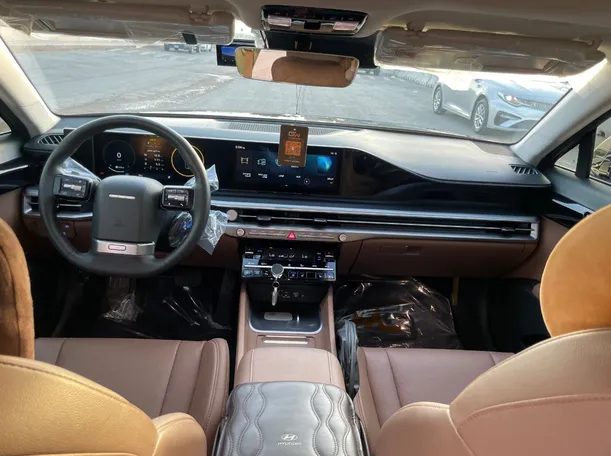 Car image 18