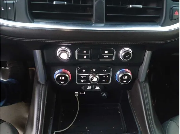 Car image 26