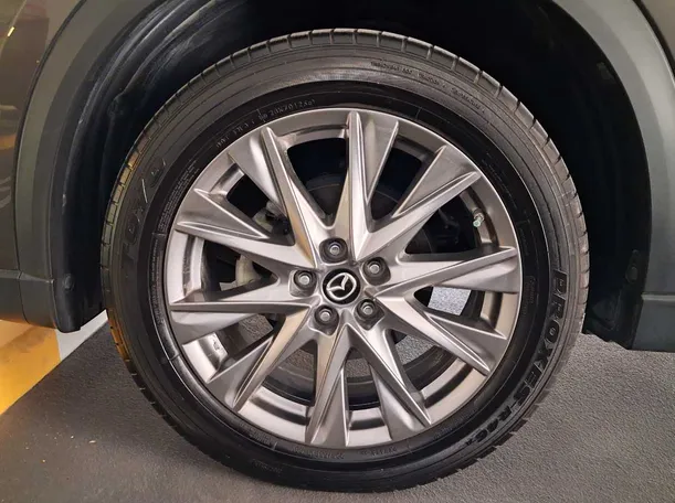 Car image 9