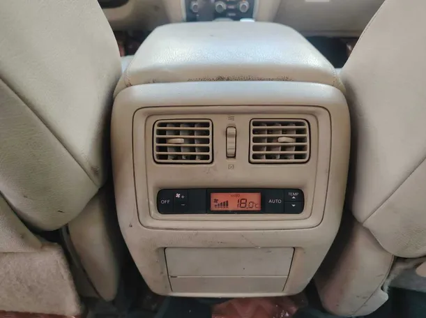 Car image 37