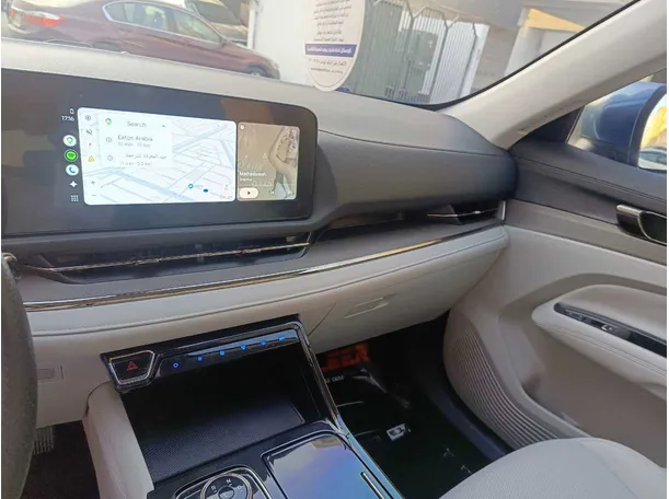 Car image 22