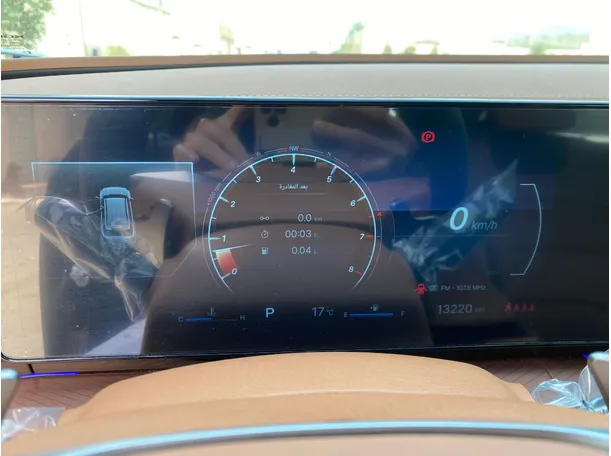 Car image 19