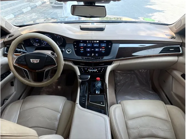 Car image 18