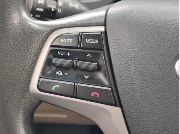 Car image 26