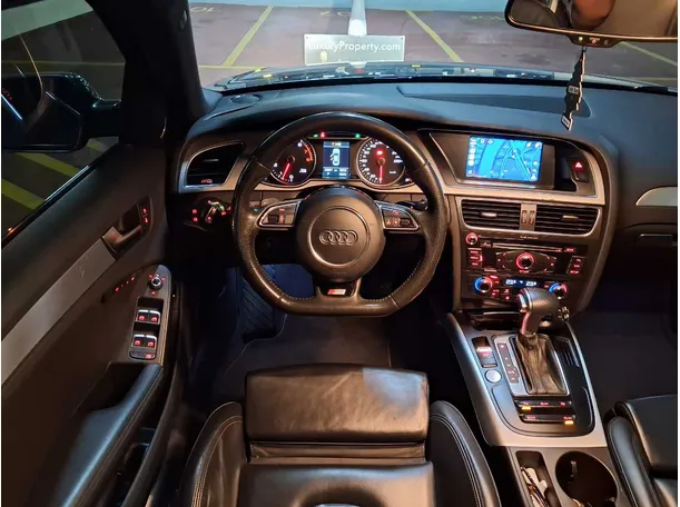 Car image 16
