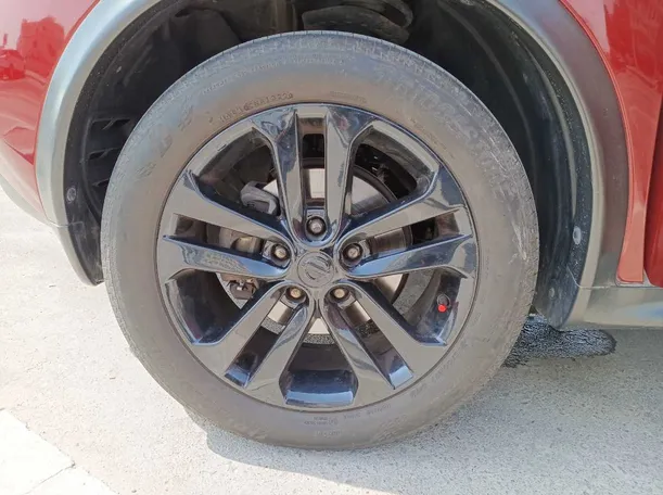 Car image 9