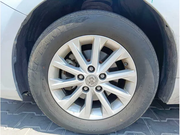 Car image 10