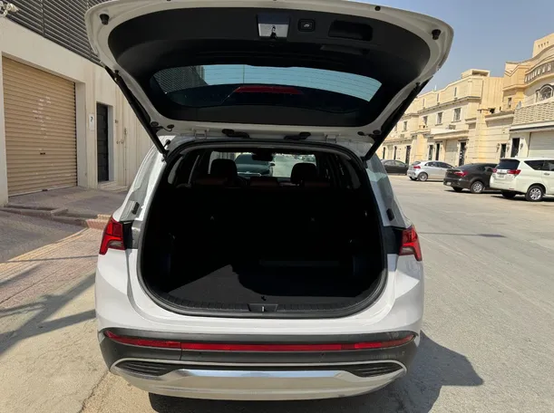 Car image 20