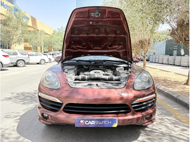 Car image 25